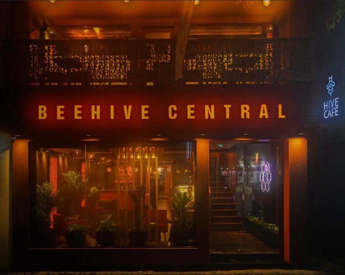 Beehive Central Malé Esterno foto